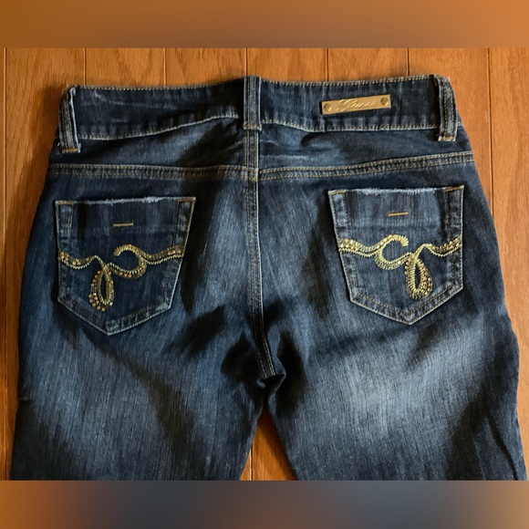 Guess Jeans Gorgeous Gold Threaded & Sequined Embroidered Zipper 🪰 Jeans! - Picture 7 of 10
